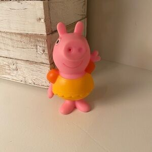 Jazwares Inc ~ Peppa Pig Bath Squirtee. ~ Yellow Dress  2003 Vintage